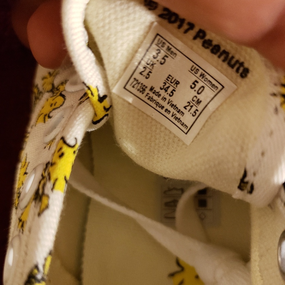 🆕️NIB Women's Authentic Peanuts Vans🆕️ - Picture 4 of 8